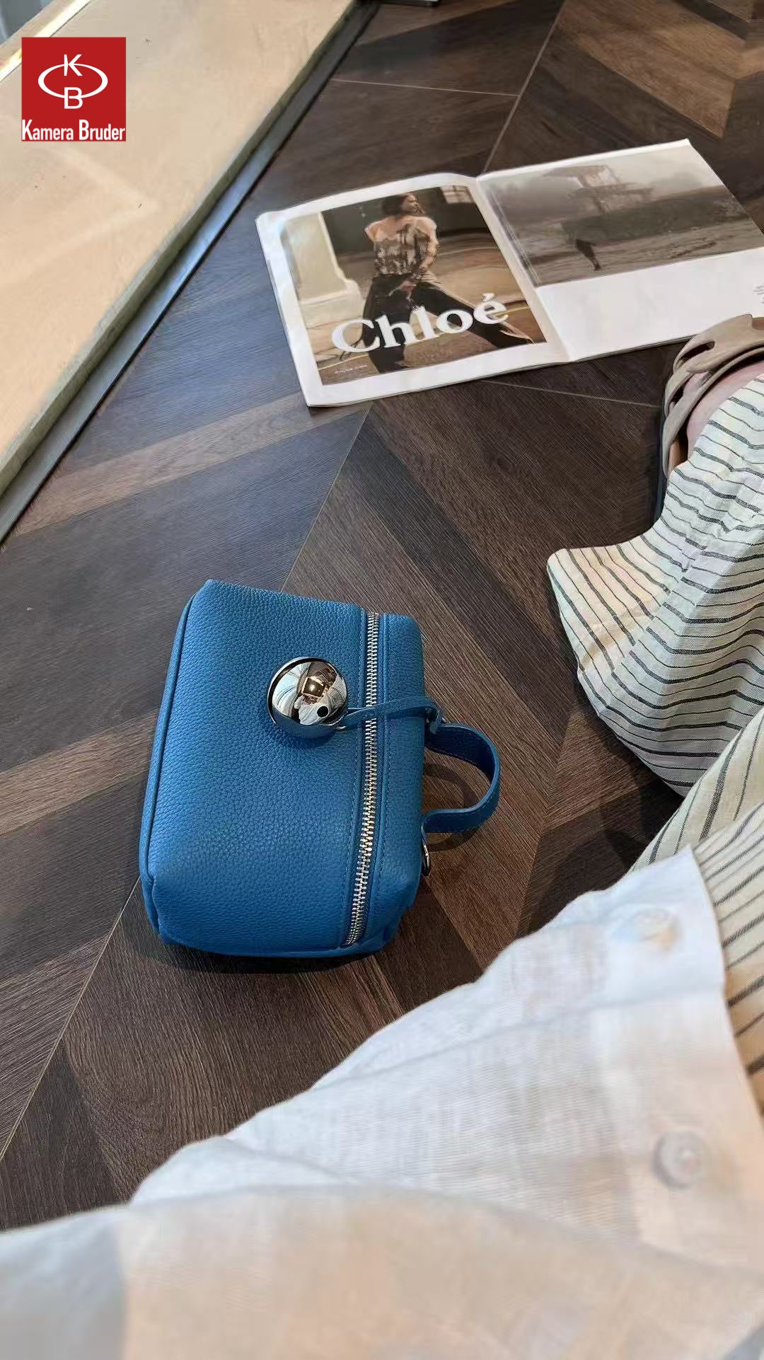 Small Camera Bag for Mirrorless Cameras - Full-Grain Cowhide